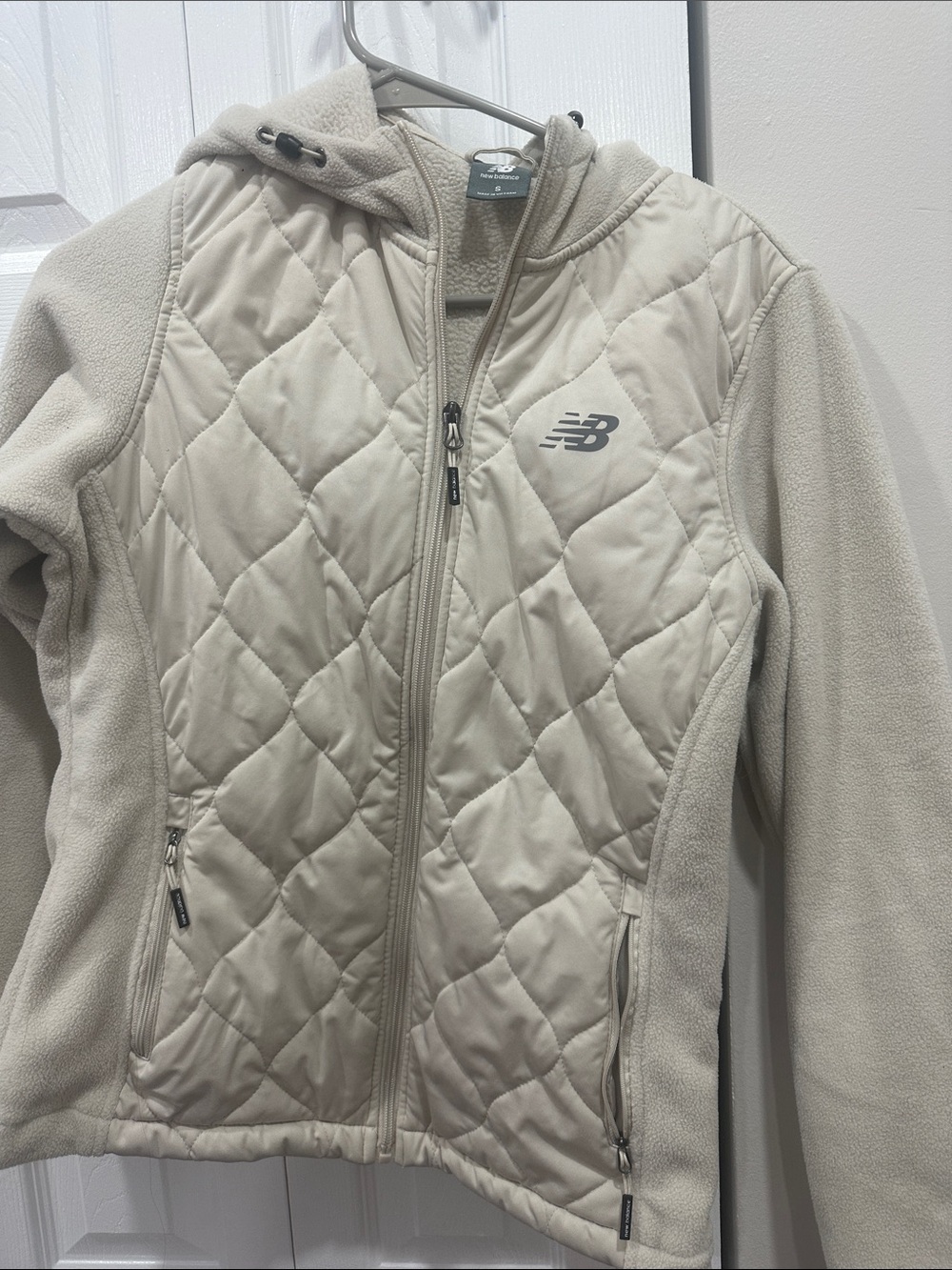 New Balance Quilted Hooded Kids Jacket in Light Beige